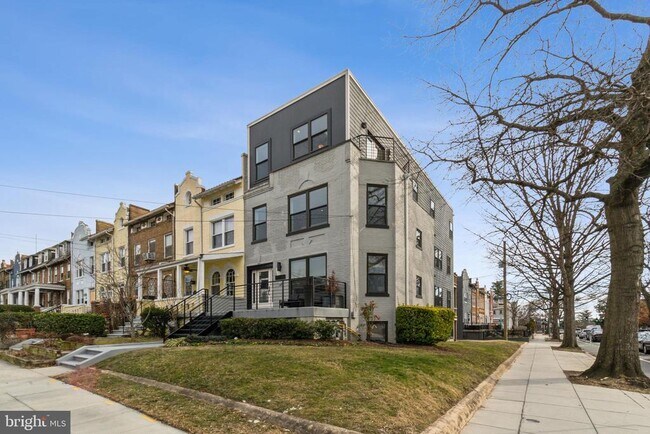 Building Photo - 456 Randolph St NW