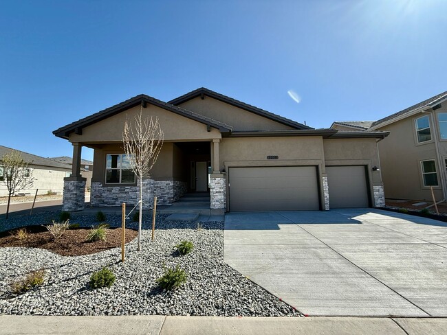 Building Photo - Luxury Living in Kissing Camels – 4 Bed | ...