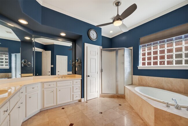 Building Photo - 1004 Stanford St