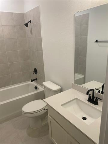 Building Photo - 1613 Pne Vly Dr