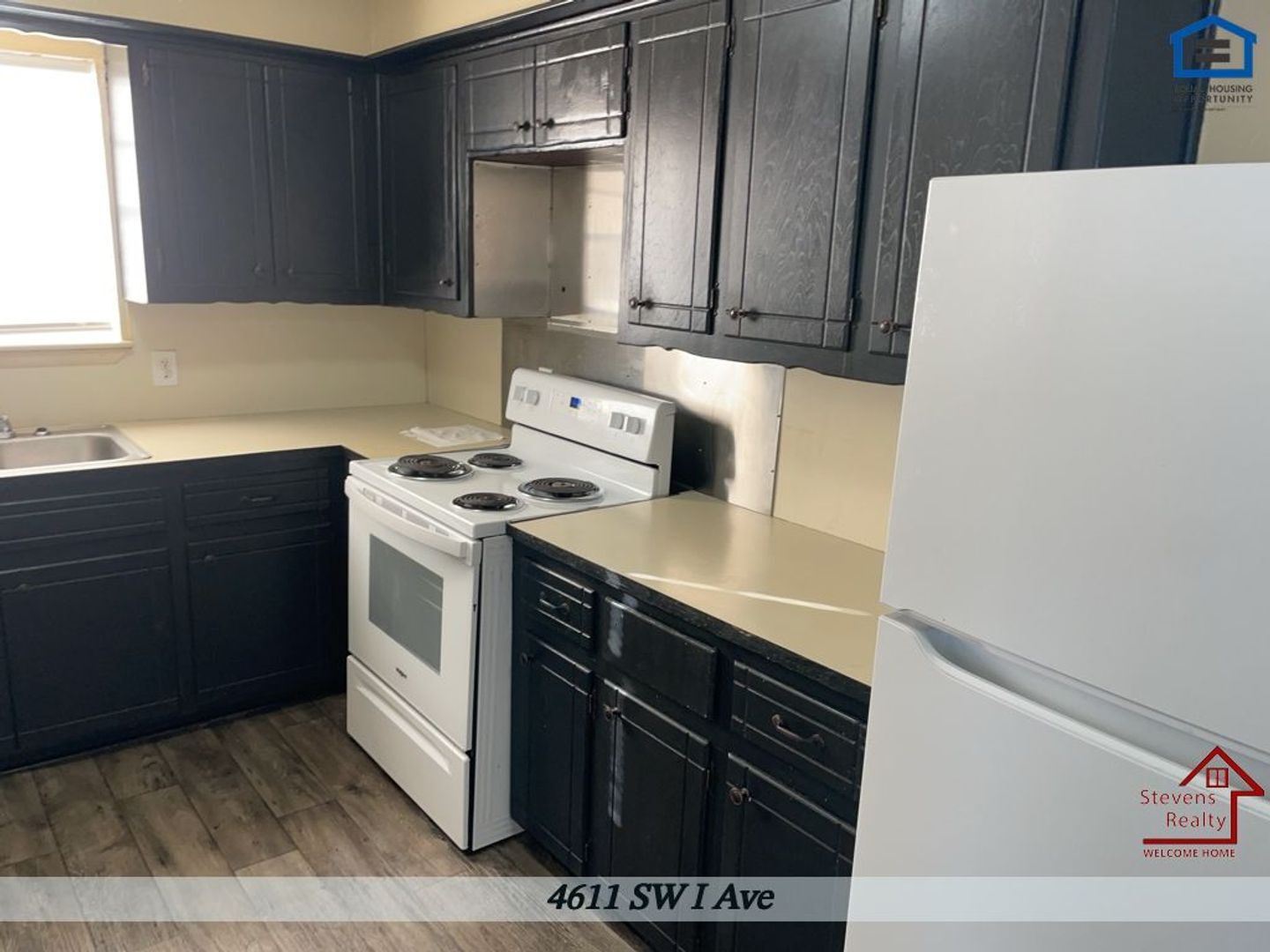 Building Photo - 4611 SW I Ave