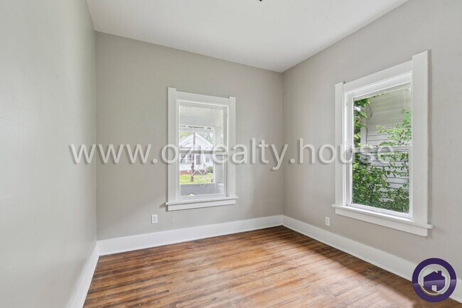 Building Photo - 2027 Berkshire Pl