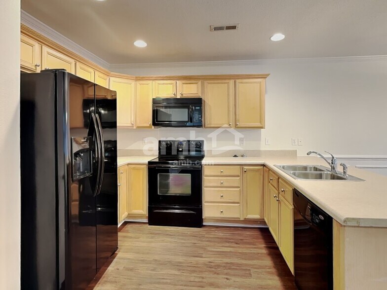 Building Photo - 201 Cassidy Ct