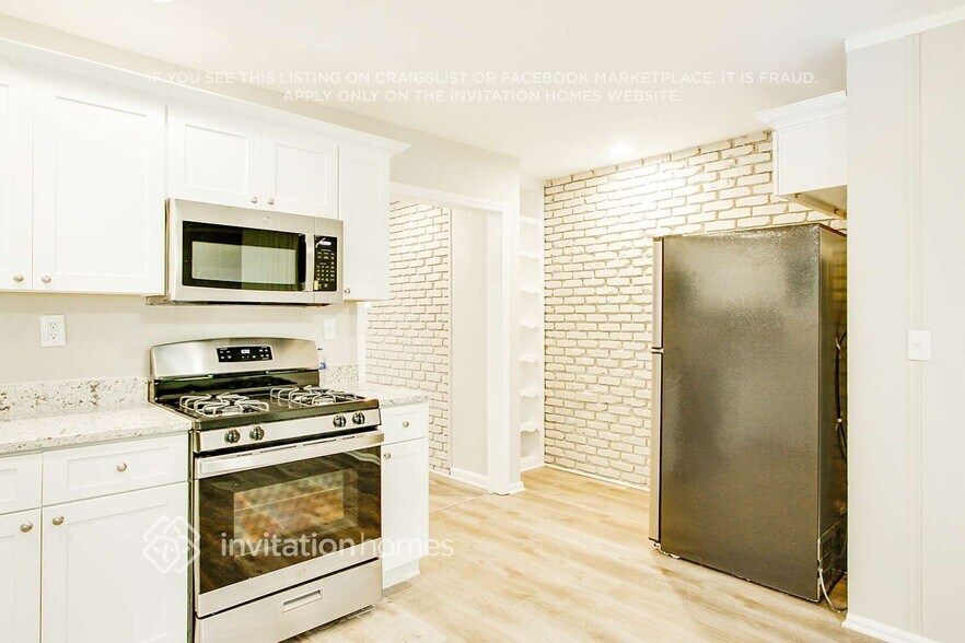 Building Photo - 1921 Cindy Dr