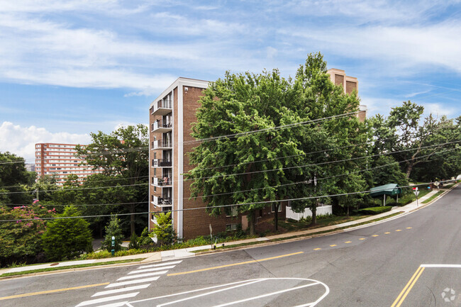 Building Photo - Pentagon Ridge