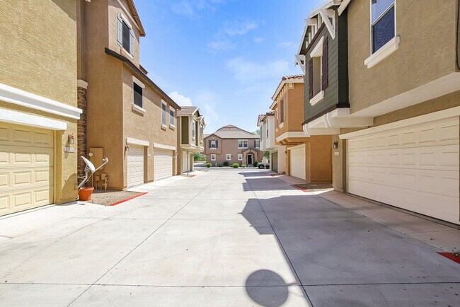 Building Photo - 34824 N 30th Ave