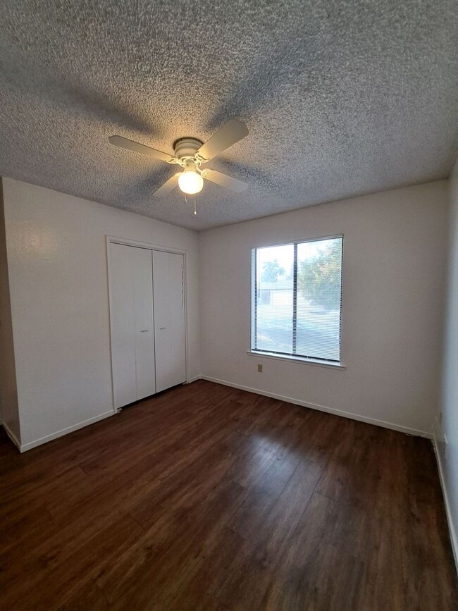 Building Photo - 4090-4094 N. Feland Ave.