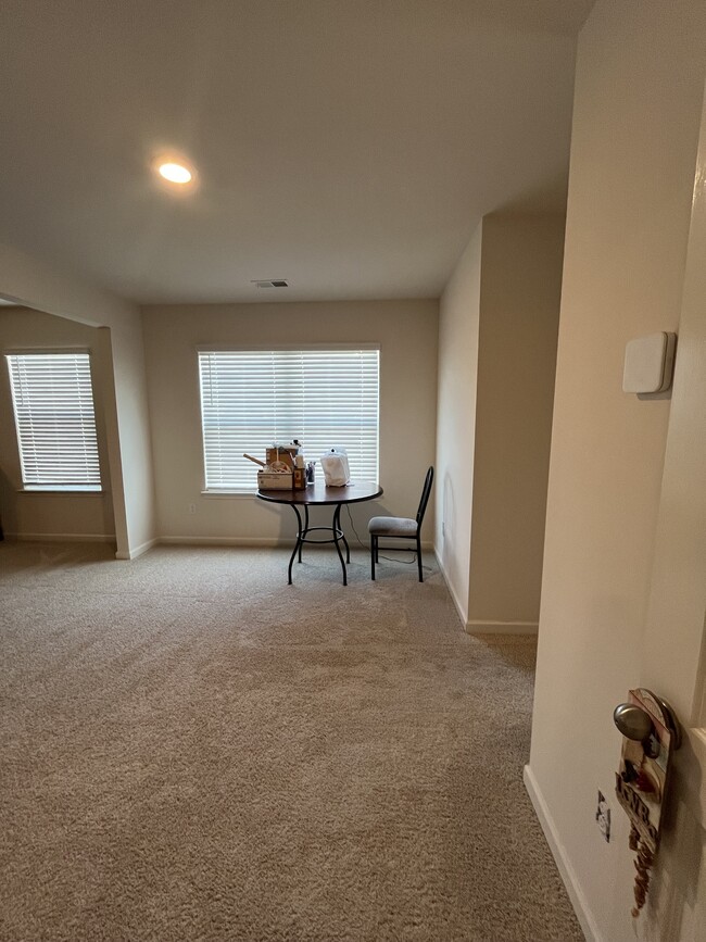 Building Photo - 1323 Weedon Dr