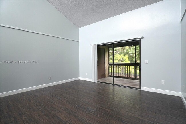 Building Photo - 410 Lakeview Dr E