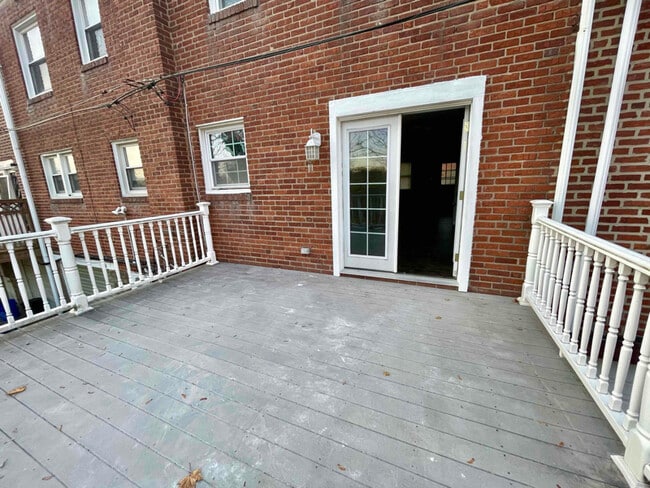 Building Photo - 3926 Stratford Rd