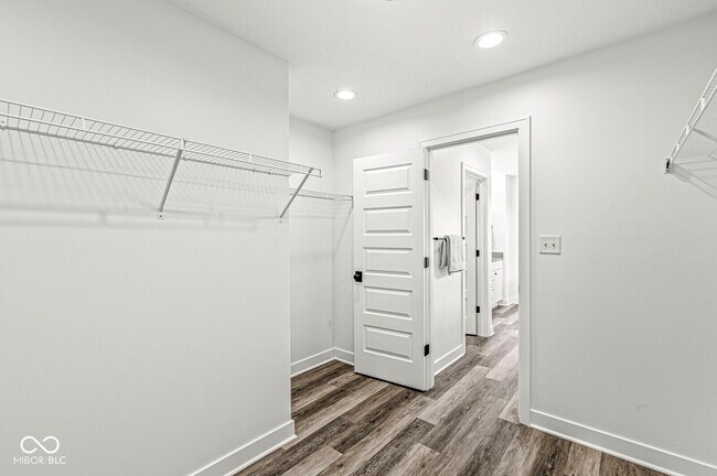 Building Photo - 4852 Havenwood Dr