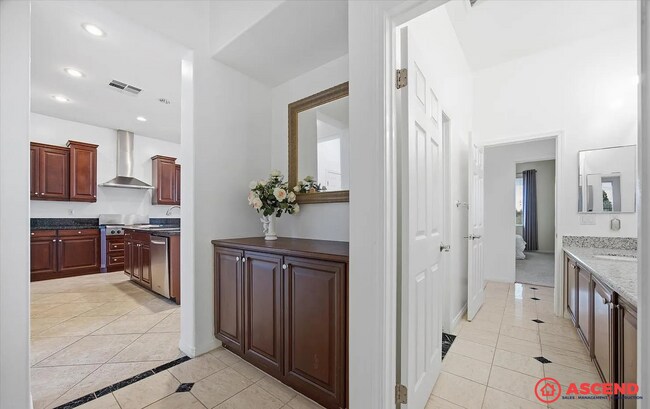Building Photo - 5406 Pelican Hill Dr
