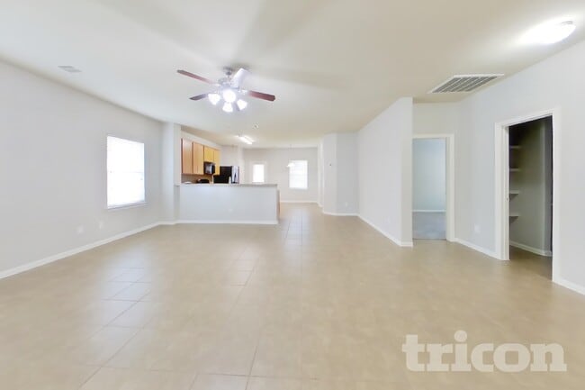 Building Photo - 2122 Hackberry Bank Ln