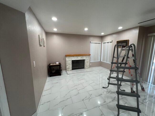 Building Photo - 13250 Sundance Cir