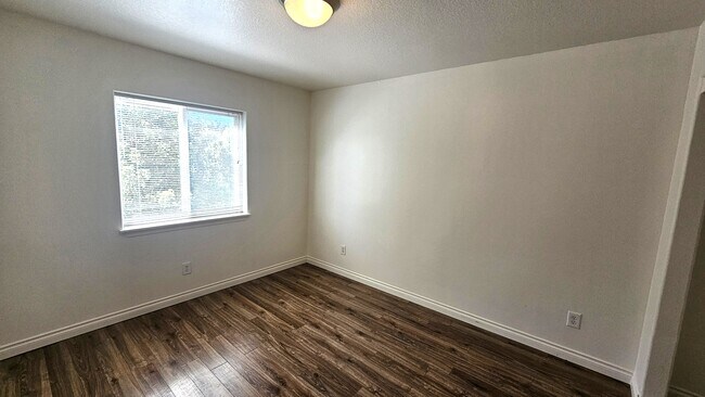 Building Photo - 1817 NE 88th Cir