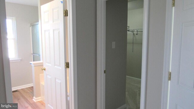 Building Photo - 1045 Fallbrook Ln