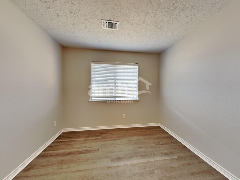 Building Photo - 5026 Chase Stone Dr