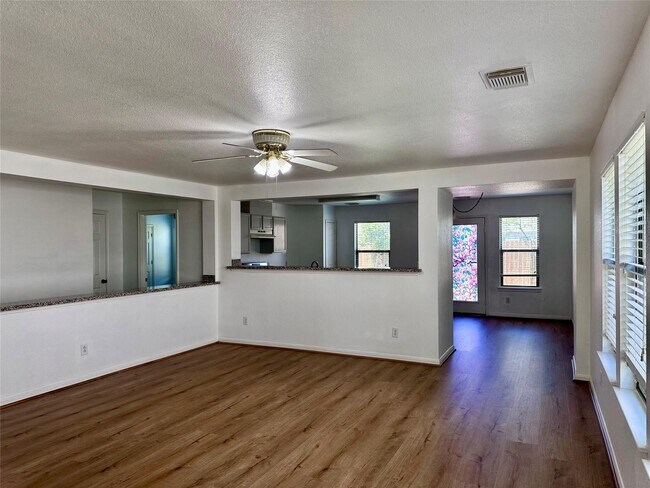 Building Photo - 3927 Brook Garden Ln