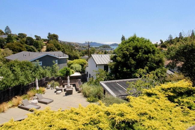 Building Photo - 19 Bayview Terrace