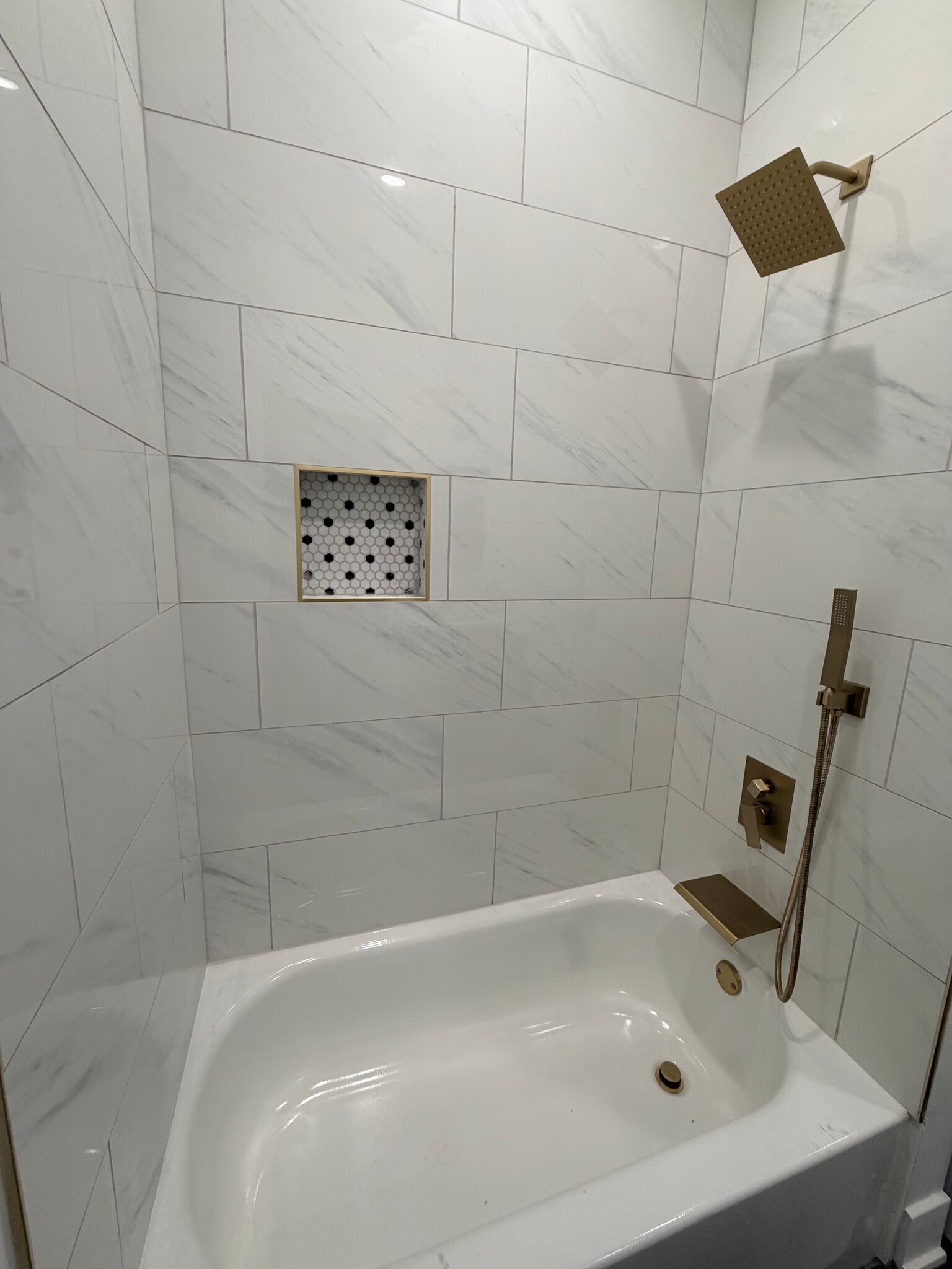 Building Photo - 1325 Kerbaugh St