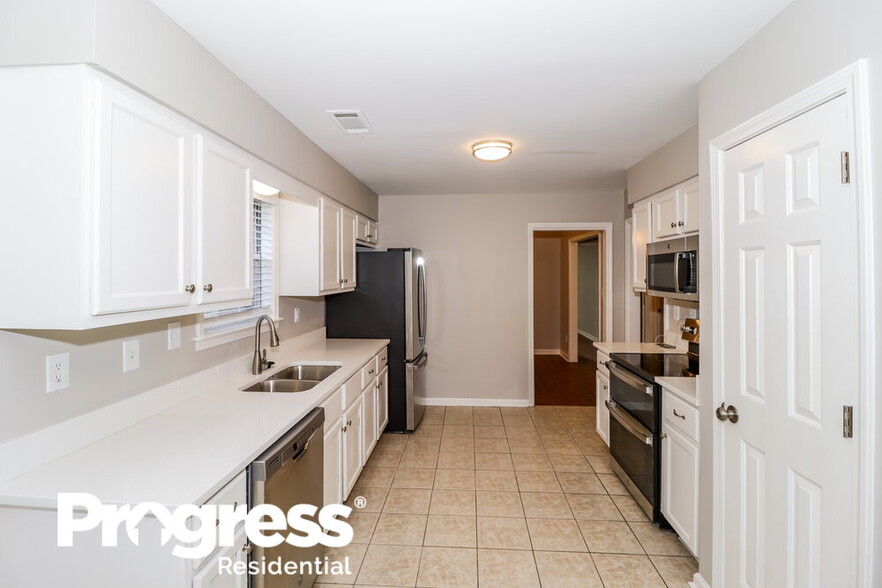 Building Photo - 2268 Lake Hill Ct