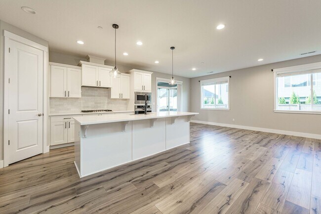 Building Photo - 8989 N Kale Cir