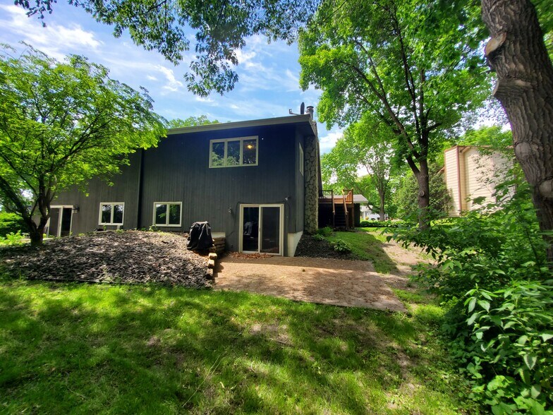 Building Photo - 2517 Cedar Hills Dr
