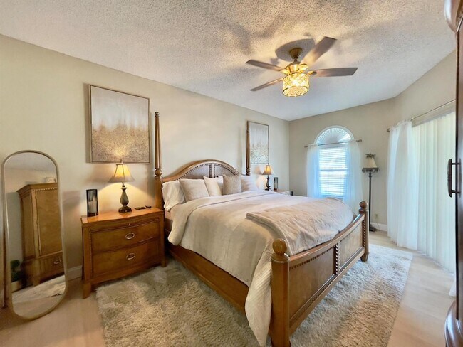 Building Photo - 202 Cypress Point Dr