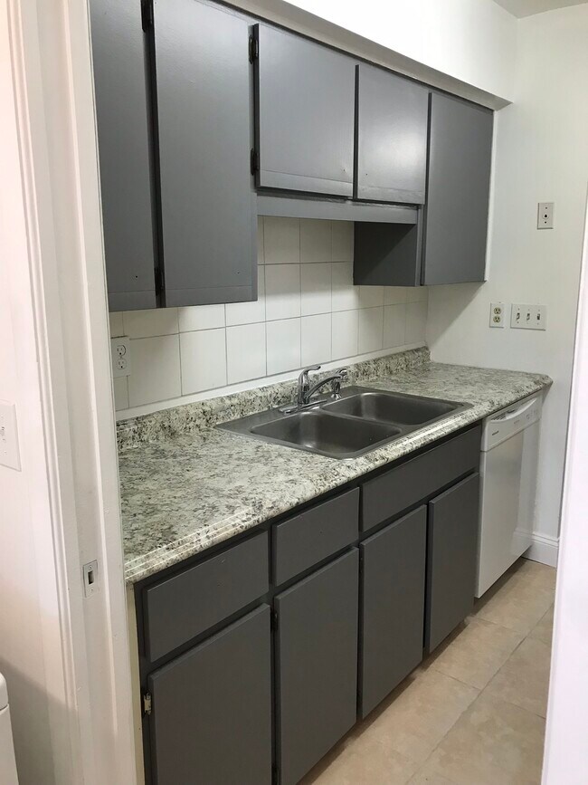 Building Photo - 12230 Fox Hound Ln