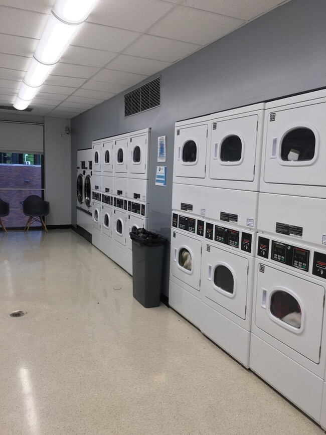 Laundry Room - 5445 N Sheridan Rd
