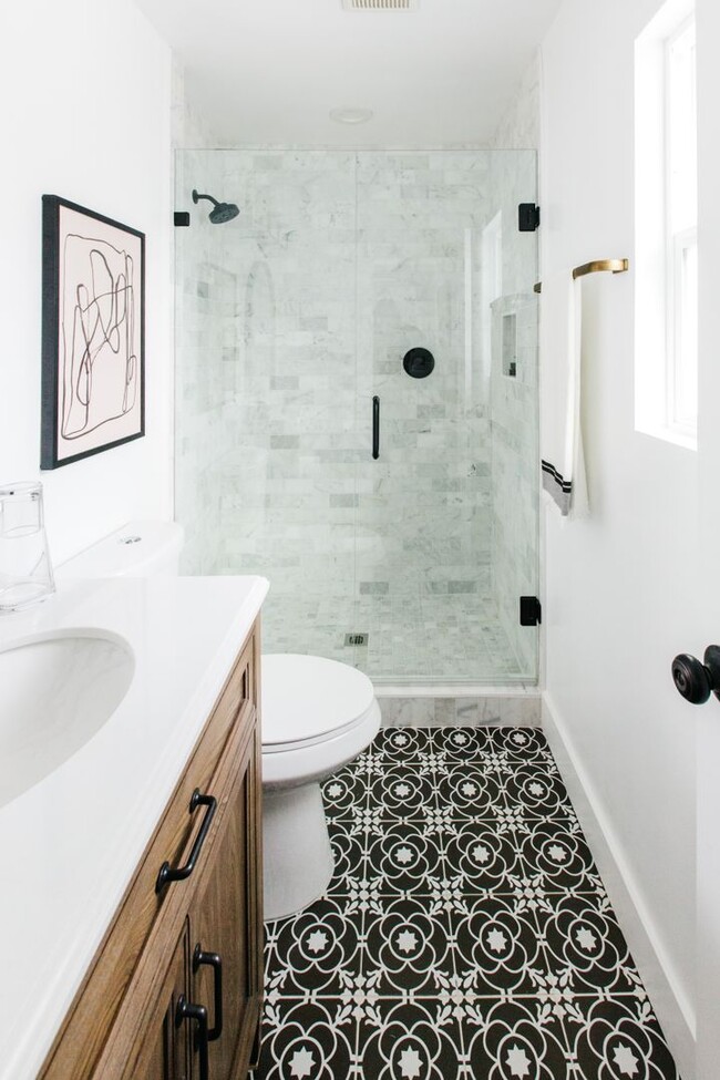 Building Photo - Stunning Remodel near Old Town!