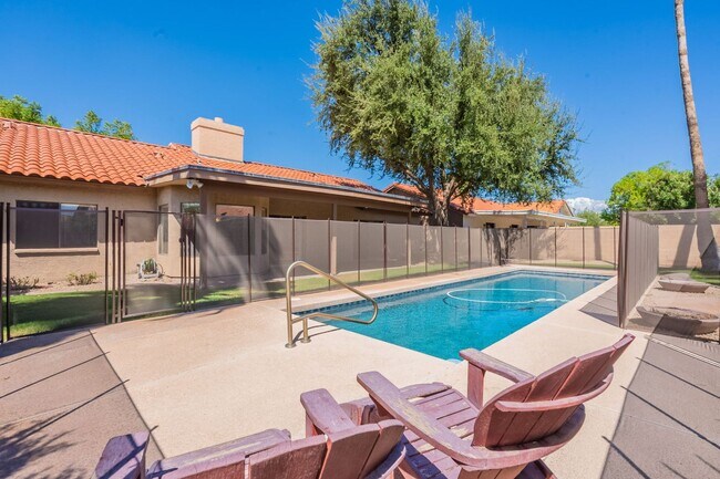 Building Photo - Scottsdale Ranch - Three Bedrooms and POOL!