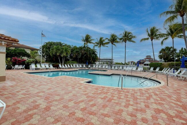 Building Photo - 6488 Via Regina