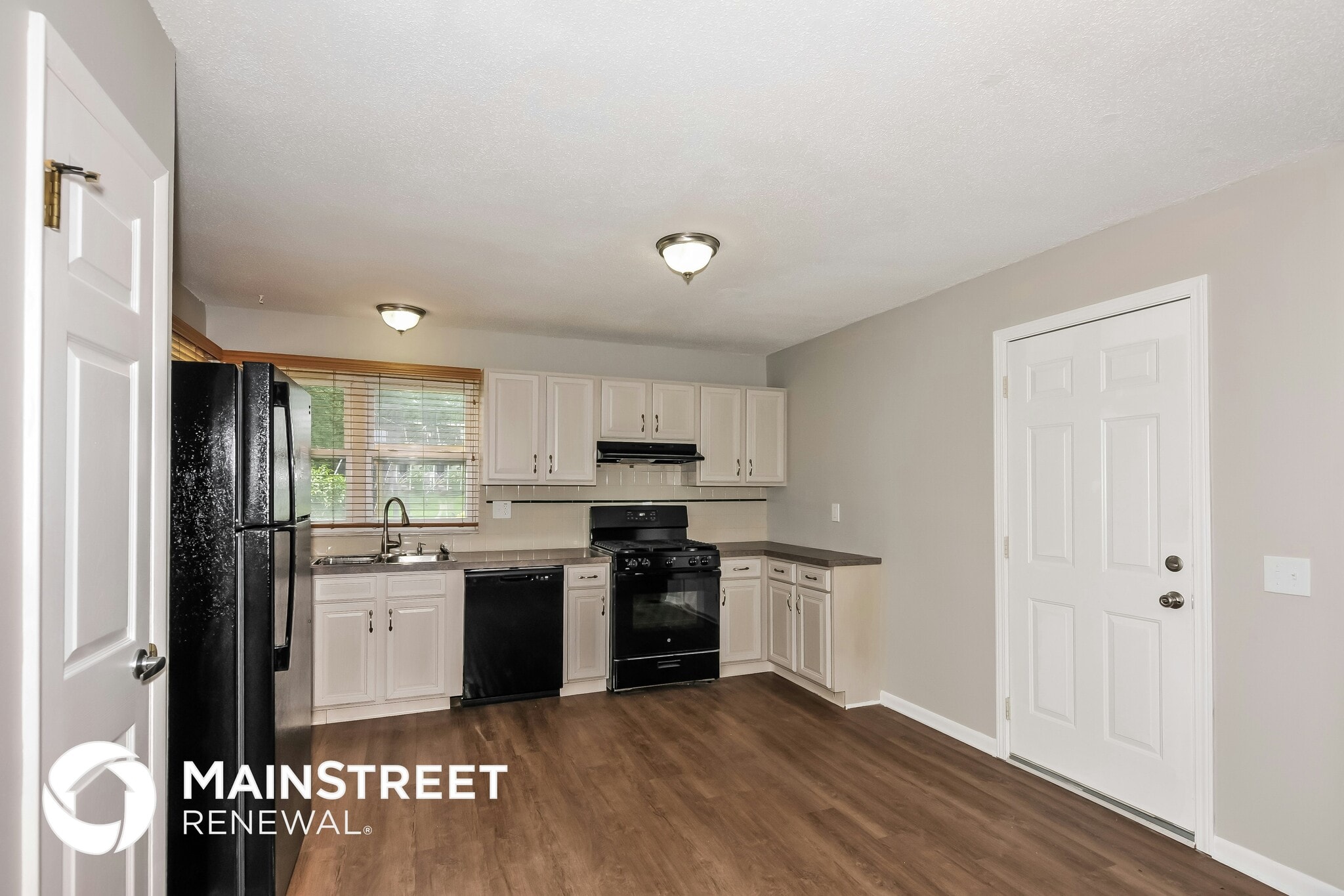 Building Photo - 5 Northwinds Dr