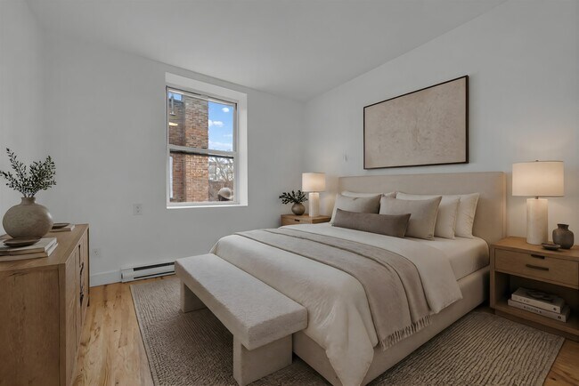 Building Photo - 163 3rd St