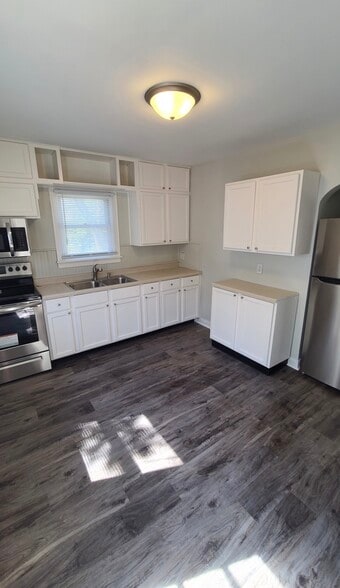 Building Photo - 1229 7th Ave SE