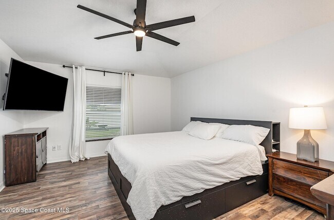 Building Photo - 499 Bayard Ave NE