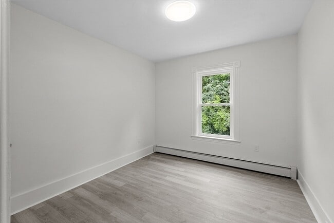 Building Photo - 551 Chestnut St