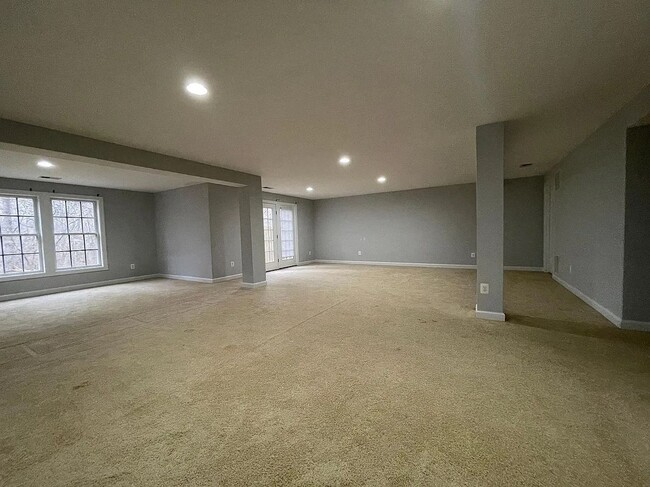 Building Photo - 15028 Gaffney Cir