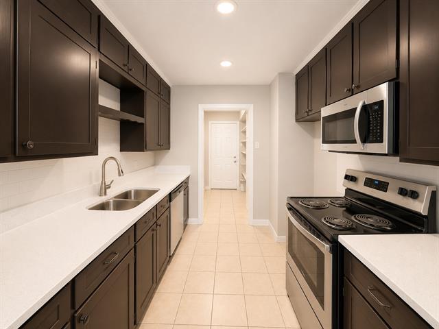 Building Photo - 930 Lindy Ct