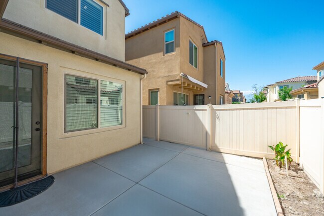 Building Photo - Spacious & Stylish 4 Bed 3 Bath in Chino P...
