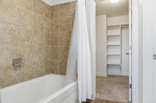 Building Photo - 1259 SilverCrest Dr
