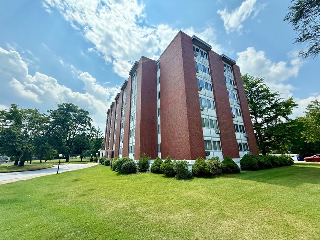 Building Photo - Blackstone Apartments