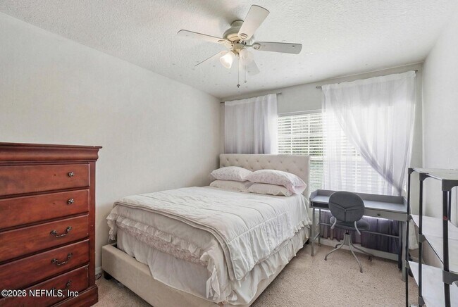 Building Photo - 4008 Lionheart Dr