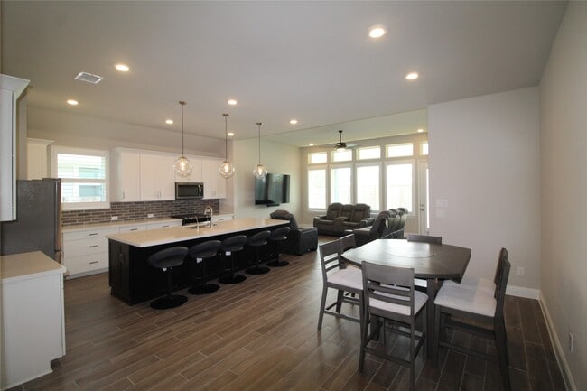 Building Photo - 11706 Gramina Way