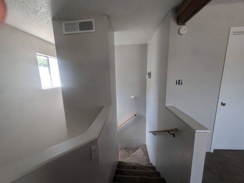 Building Photo - 1802 Potomac Pl