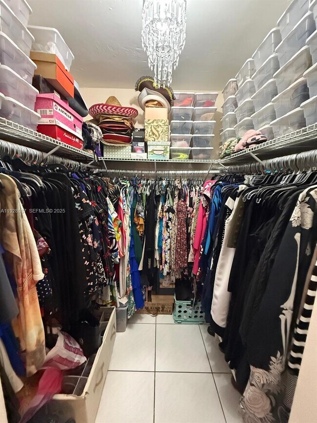 Building Photo - 4210 NW 79th Ave