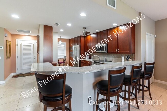 Building Photo - 6646 7th Ave Cir W