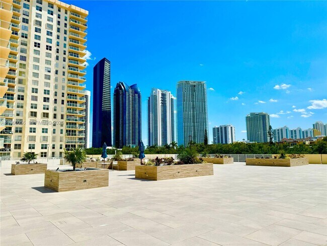 Building Photo - 230 174th St