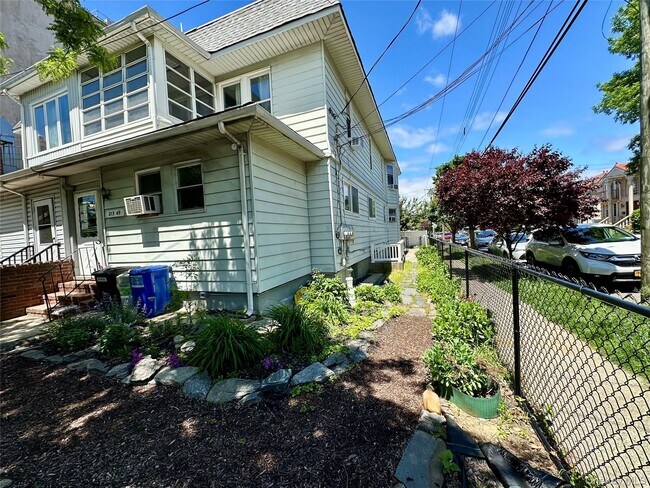 Building Photo - 213-49 39th Ave